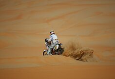 &bdquo;Abu Dhabi Desert Challenge&ldquo;: smėlėtas pirmadienis