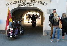Vilniaus evangelikų liuteronų bažnyčioje palaiminta Lietuvos motociklistų klubo vėliava