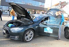 Elektromobilių maratono stotelė Panevėžyje