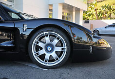 Vienintelis pasaulyje juodas „Maserati MC12“