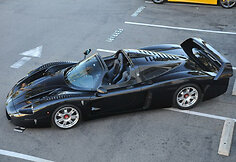 Vienintelis pasaulyje juodas „Maserati MC12“