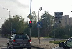 „Toyota Yaris“ Vilniuje važinėjo su nutraukta degalinės žarna
