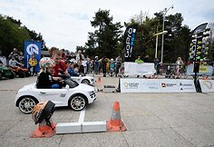 Vaikų elektromobilių lenktynės