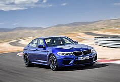 Naujasis keturiais ratais varomas BMW M5