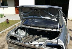 Modesto „Honda Legend“ restauravimo metu