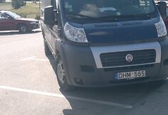 Tris vietas užimantis &bdquo;Fiat&ldquo; autobusiukas