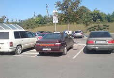 &bdquo;Peugeot&ldquo; neįgaliųjų vietoje