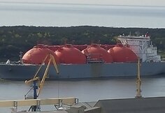 Greta laivo &bdquo;Independence&ldquo; prisi&scaron;vartavo dujovežis &bdquo;Arctic Voyager&ldquo;
