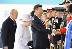 Karalienės Elizabeth II ir Kinijos prezidento Xi Jinpingo susitikimas