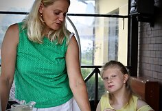 Jolita Skeirienė su dukra Elze