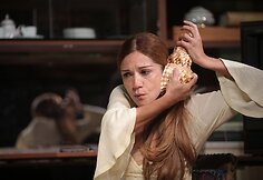  Oskaras Kor&scaron;unovas Graikijos sostinėje Atėnuose esančiame &bdquo;Poreia&ldquo; teatre stato graiki&scaron;kąją spektaklio &bdquo;Miranda&ldquo; versiją
