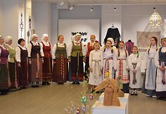 Varėnoje pristatyta paroda Auksalio kupkas