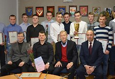 Varėnos rajono savivaldybėje pagerbti jaunieji rankininkai