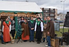 Varėnos centre gerą pusdienį smagiai šurmuliavo septintą kartą suorganizuota Dzūkijos regiono priešvelykinė mugė „Auksalio kupkas“.