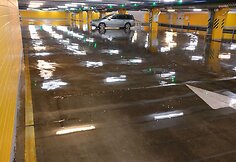 Liūtis apsėmė prekybos centro &bdquo;Panorama&ldquo; požeminę automobilių stovėjimo aik&scaron;telę