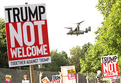 D.Trumpą Londone pasitiko protestuotojai