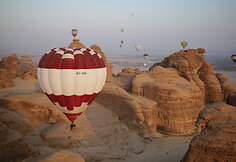 Oro balionų fiesta Saudo Arabijoje 