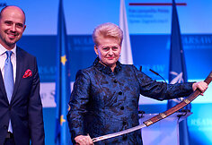 Daliai Grybauskaitei įteiktas Laisvės riterio apdovanojimas
