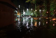 Kudirkos aik&scaron;tėje Vilniaus centre patvino fontanas