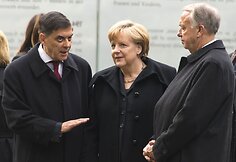 Memorialo atidarymo ceremonijos akimirka