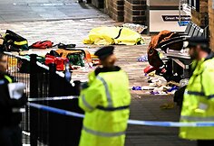 Į Londoną vykusiame traukinyje vyras peiliu badė žmones
