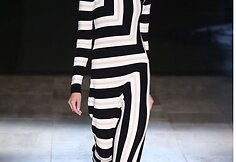 Victorios Beckham 2015 metų vasaros kolekcijos modelis