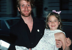 Drew Barrymore vaikystėje, 1980 m.