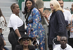 Besilaukianti Serena Williams stebi &bdquo;Roland Garros&ldquo; čempionatą 