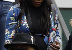Besilaukianti Serena Williams stebi &bdquo;Roland Garros&ldquo; čempionatą 