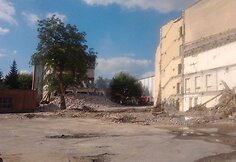 Gaisras griaunamame saldainių fabrike