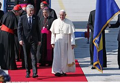 Popiežius Pranci&scaron;kus atvyko į Sarajevą, kviesdamas susitaikyti po Bosnijos karo