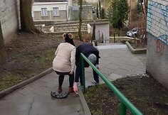 Laikinų Nakvynės namų aplinka Naujininkuose