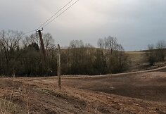 Pasvirę elektros stulpai Rusakalnio kaime