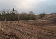 Pasvirę elektros stulpai Rusakalnio kaime