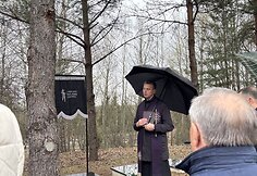Vienišų žmonių laidotuvės Karveliškių kapinėse kovo 31 d.