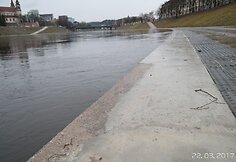 Neries pakrantės slūgstant vandeniui