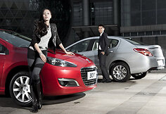 &bdquo;Peugeot 308&ldquo; sedanas