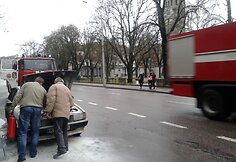 Kaune užsidegė automobilis