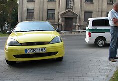 Kaune dviratininkas rėžėsi į automobilį