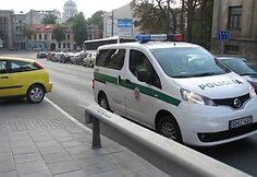 Kaune dviratininkas rėžėsi į automobilį