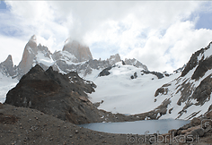 Aguja Poincenot ir Fitz Roy iš stovyklos