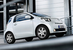 „Toyota iQ“