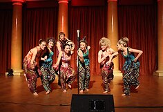 Studentų pasirodymai tarptautinės teatro dienos proga
