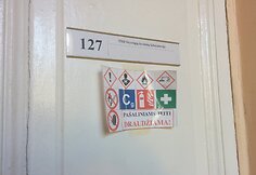 Seimo nario Manto Adomėno tėvas chemikas Povilas Adomėnas kaltinamas žmonių nuodijimu