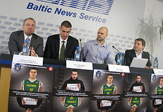 Jonas Valančiūnas spaudos konferencijoje