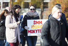 Mokytojų palaikymo akcija  &bdquo;&Scaron;MM, i&scaron;girsk mokytojus&ldquo; prie Vilniaus Žemynos progimnazijos