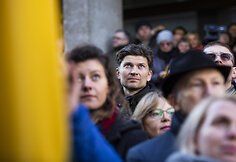Vasario 16-osios minėjimas prie Lietuvos nepriklausomybės signatarų namų Vilniuje