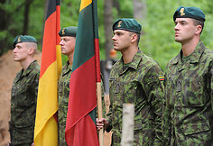 Vokiečių karių perlaidojimo ceremonijos akimirka