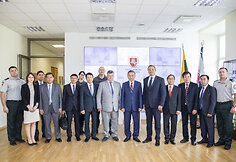 Vidaus reikalų ministras Eimutis Misiūnas susitiko su Vietnamo vie&scaron;ojo saugumo ministru ir jo delegacija