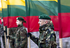Naujos Lietuvos valstybės vėliavos iškėlimo ceremonija